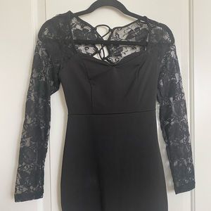 Lace sleeve bodycon dress